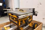 DeWalt DW745 bordsag med DE7400 arbeidsstativ og sagblader