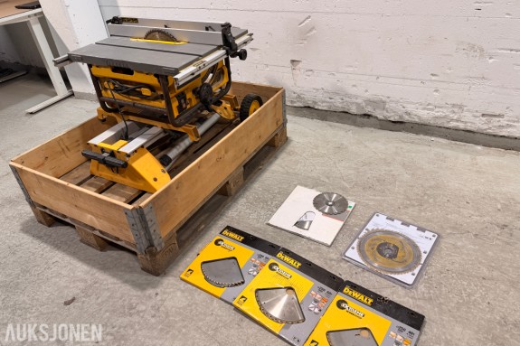 DeWalt DW745 bordsag med DE7400 arbeidsstativ og sagblader
