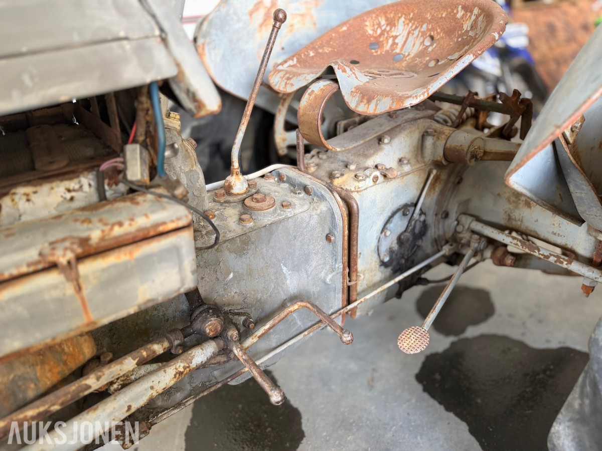 1952 GRÅTASS TEA 20 - VETERANTRAKTOR - RENOVERINGSOBJEKT