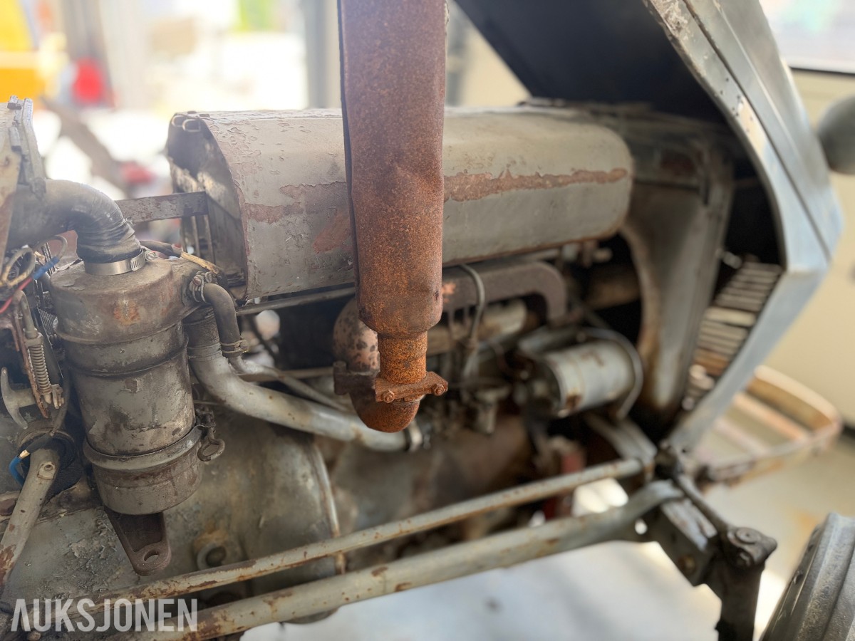 1952 GRÅTASS TEA 20 - VETERANTRAKTOR - RENOVERINGSOBJEKT