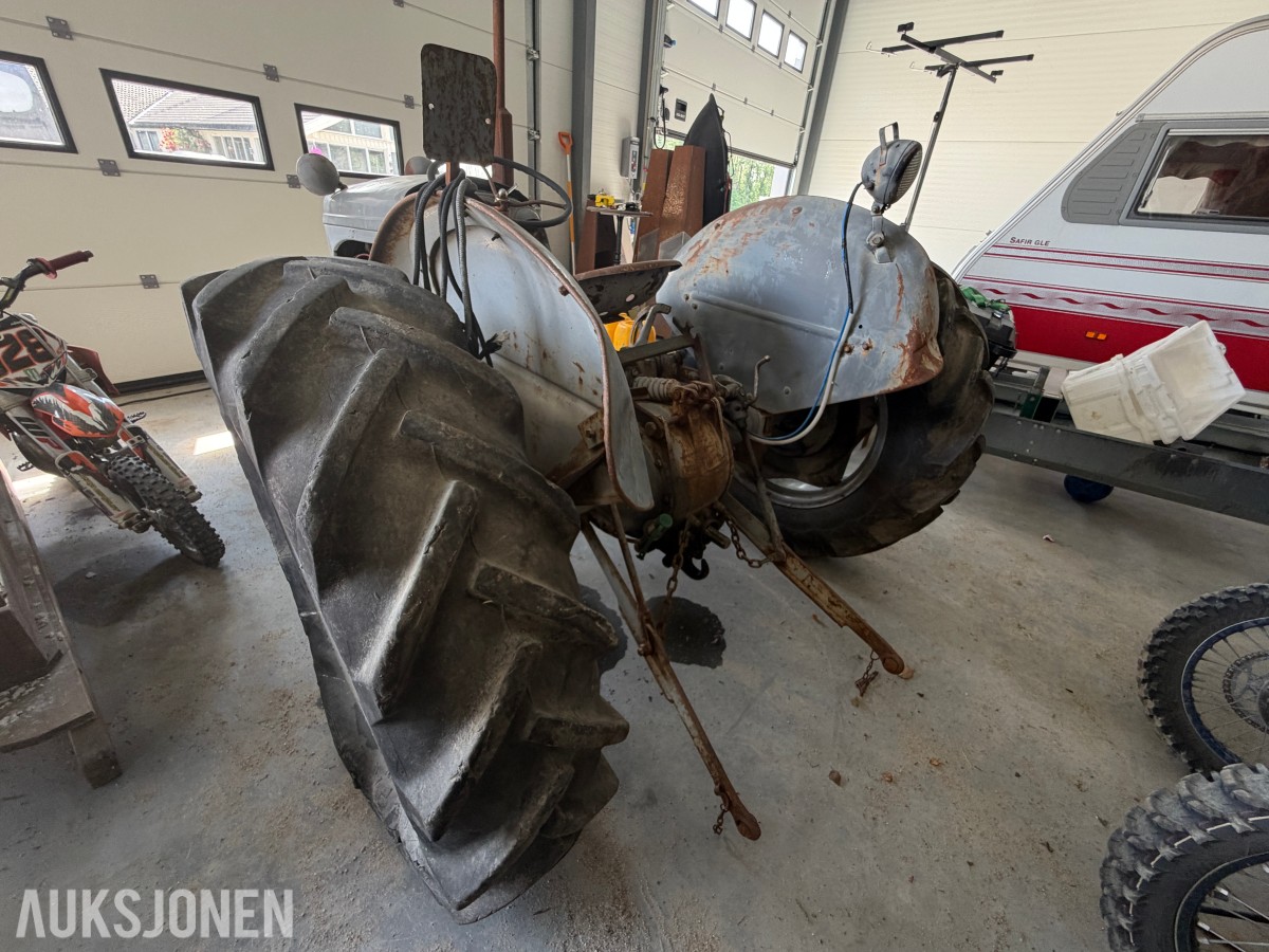 1952 GRÅTASS TEA 20 - VETERANTRAKTOR - RENOVERINGSOBJEKT
