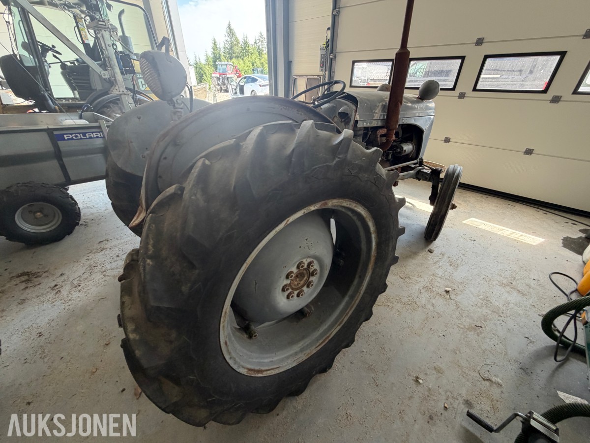 1952 GRÅTASS TEA 20 - VETERANTRAKTOR - RENOVERINGSOBJEKT