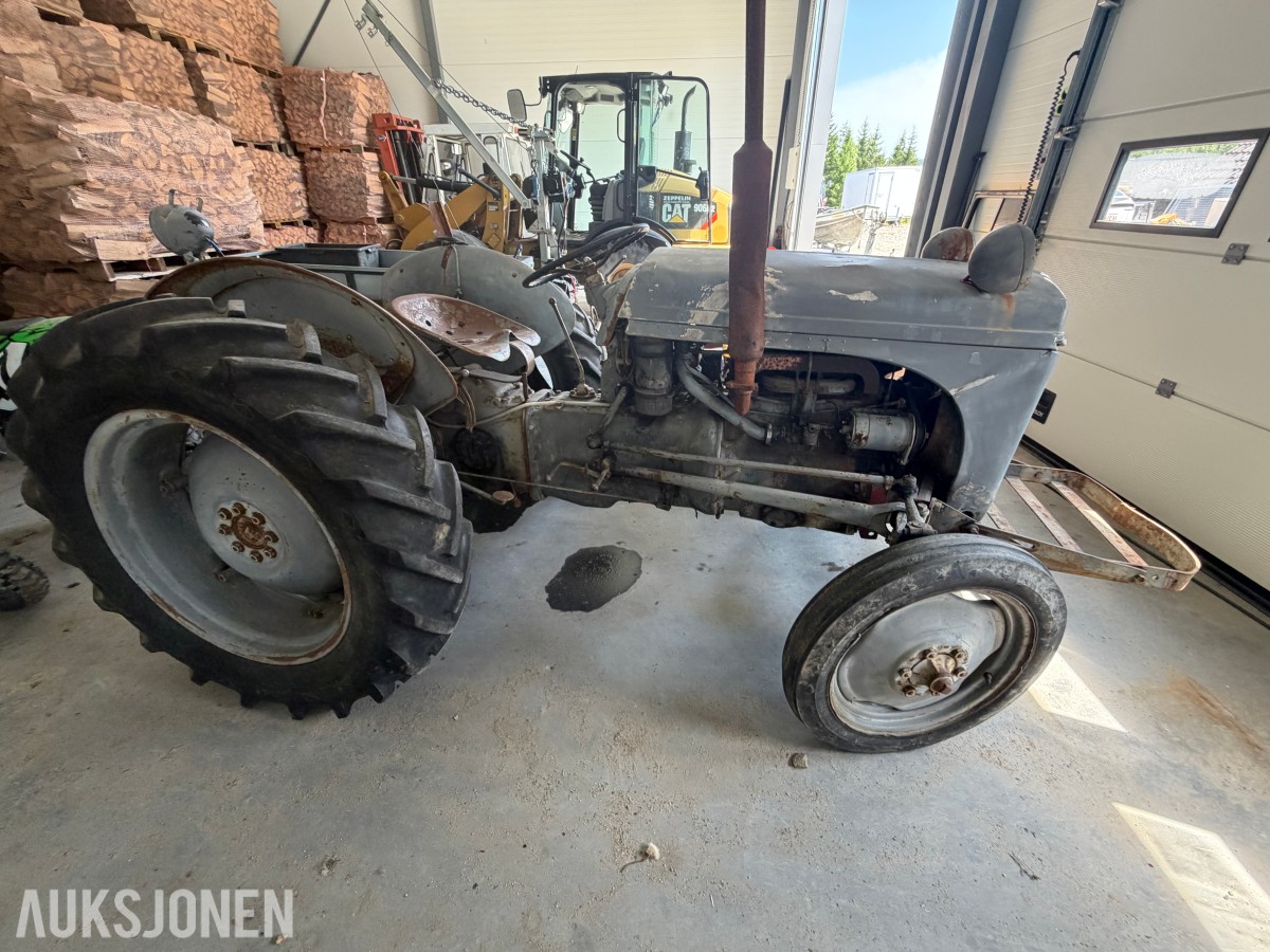 1952 GRÅTASS TEA 20 - VETERANTRAKTOR - RENOVERINGSOBJEKT