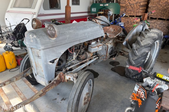 1952 GRÅTASS TEA 20 - VETERANTRAKTOR - RENOVERINGSOBJEKT