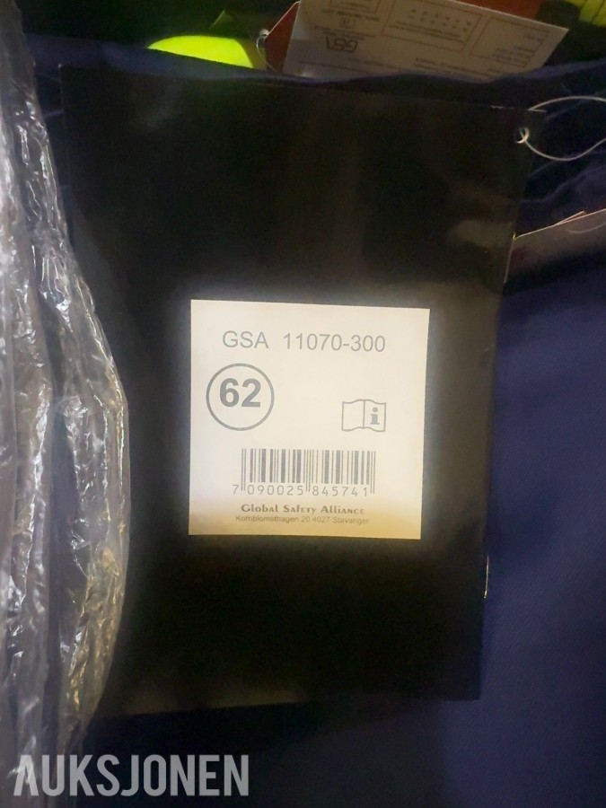140 stk GSA 11070-300 bukser navy/gul - strl. 56-62