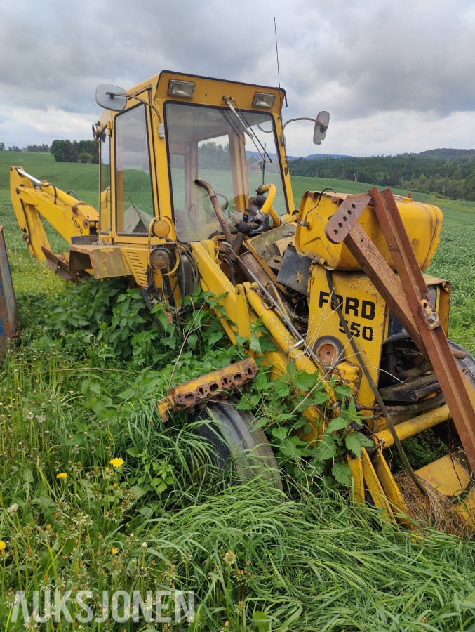 Ford 550 traktorgraver