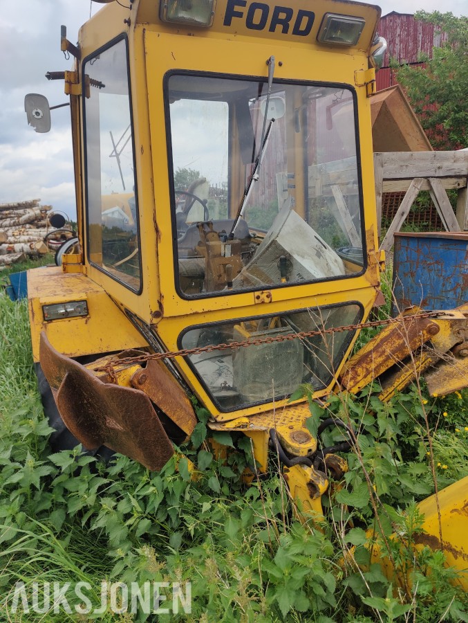 Ford 550 traktorgraver