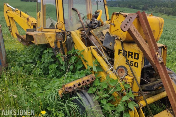 Ford 550 traktorgraver