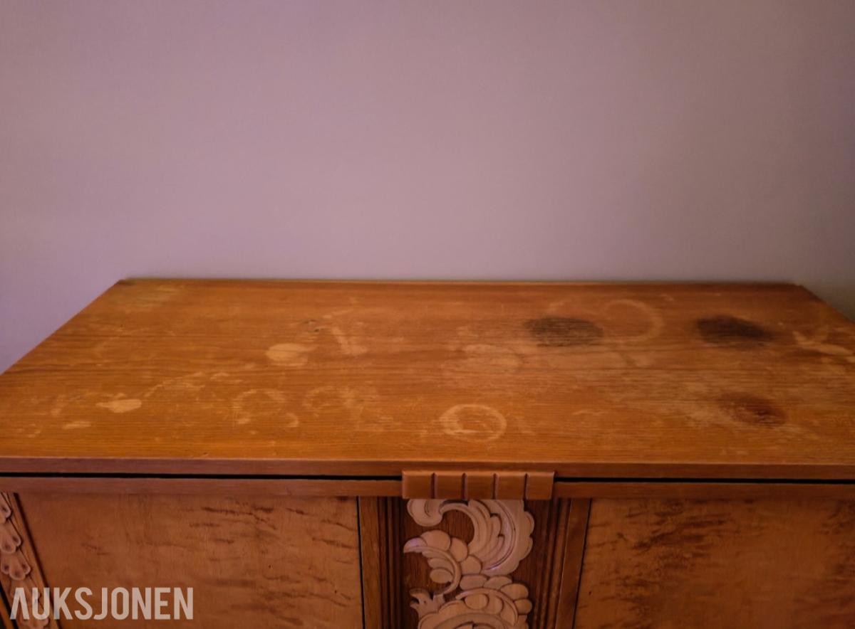 1930 Moi møbelfabrikk a/s Herskapelig dobbelt skap med lås