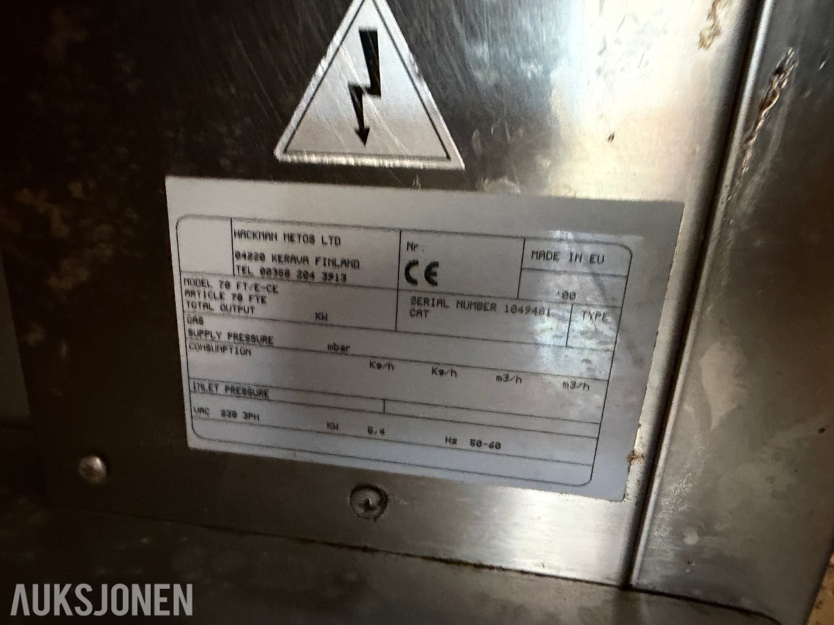 gatekjøkken-/servicebutikkinventar – kjøledisker, kjøleromsinnredning, storkjøkkenutstyr, hyller og butikkinnredning