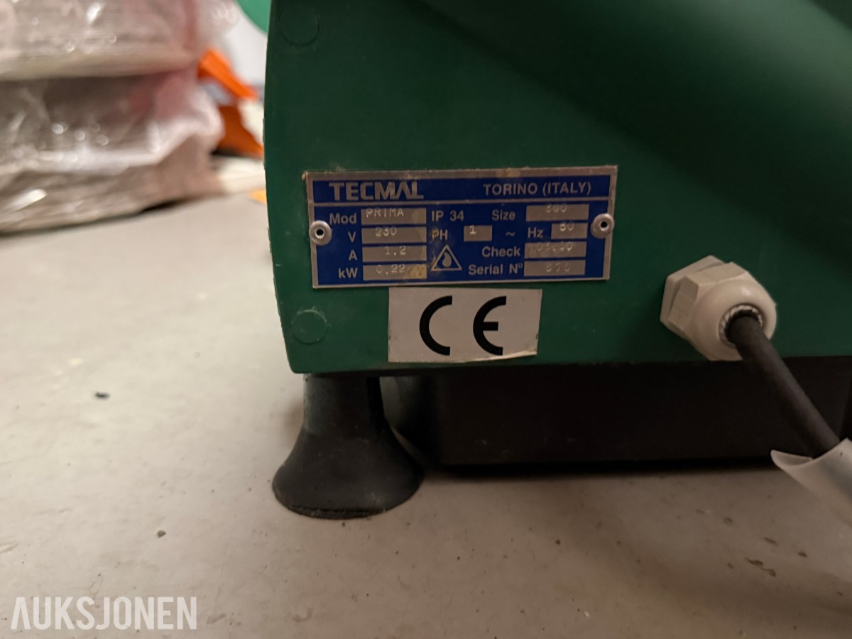 gatekjøkken-/servicebutikkinventar – kjøledisker, kjøleromsinnredning, storkjøkkenutstyr, hyller og butikkinnredning