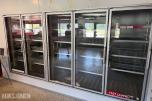 gatekjøkken-/servicebutikkinventar – kjøledisker, kjøleromsinnredning, storkjøkkenutstyr, hyller og butikkinnredning