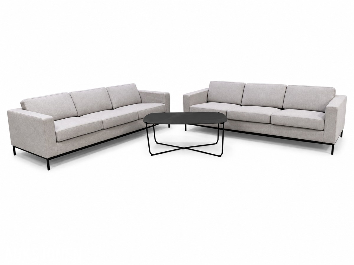 Sofagruppe med 2 stk 3-seters sofaer og salongbord