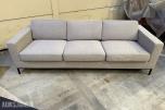 Sofagruppe med 2 stk 3-seters sofaer og salongbord