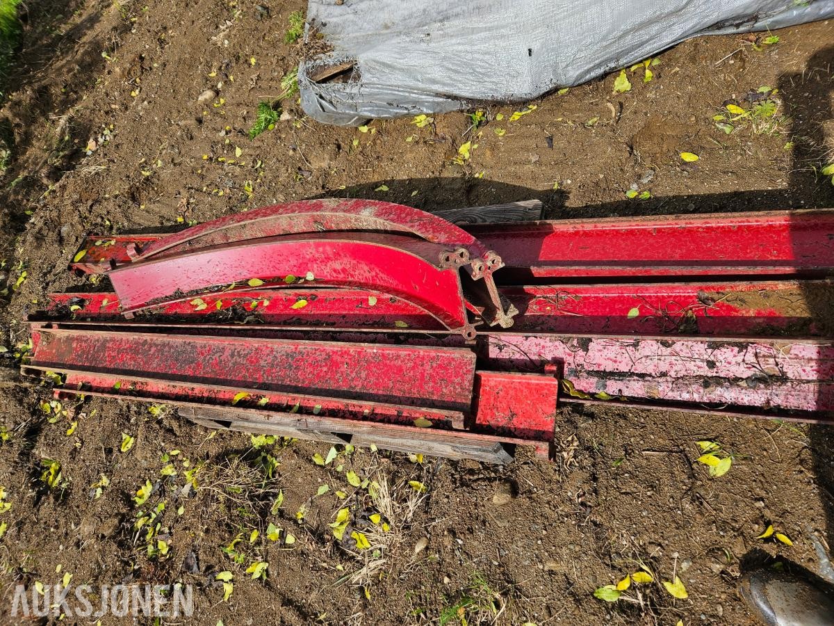 TKS 160 Skinner til løpekatt