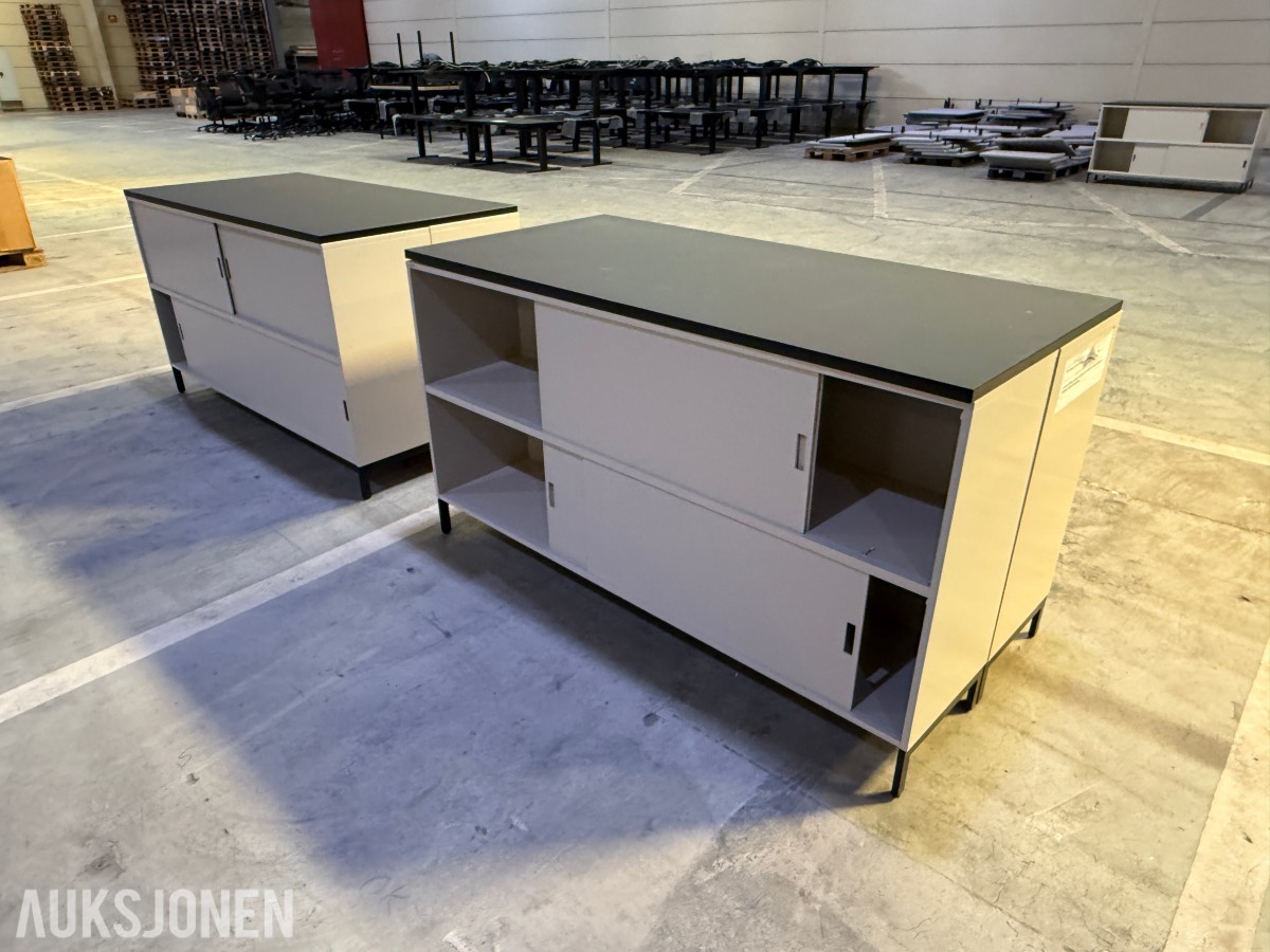 2 stk skjenker / oppbevaringsskap med skyvedører – 160 × 40 × 90 cm