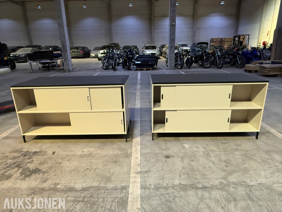 2 stk skjenker / oppbevaringsskap med skyvedører – 160 × 40 × 90 cm