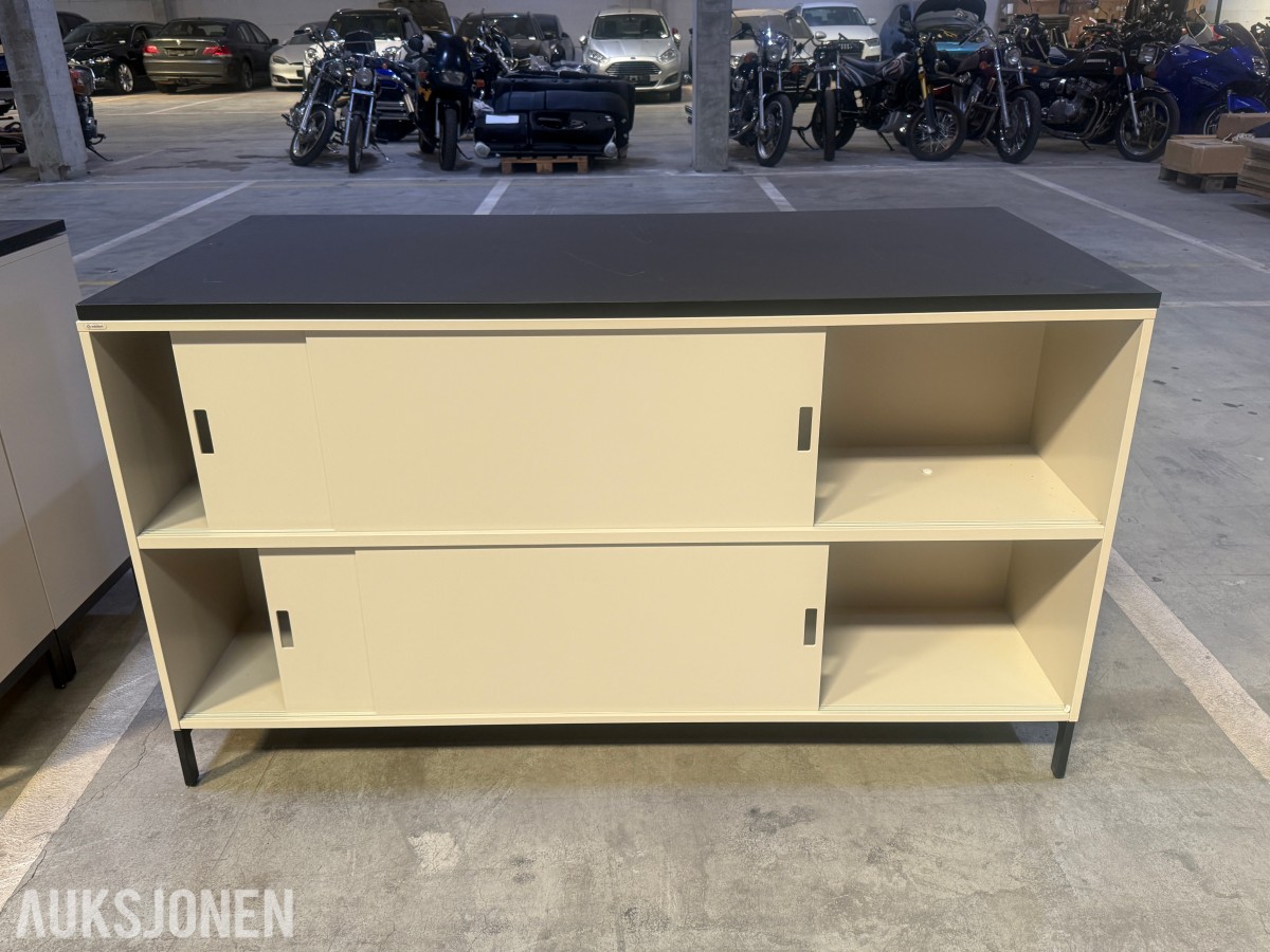 2 stk skjenker / oppbevaringsskap med skyvedører – 160 × 40 × 90 cm