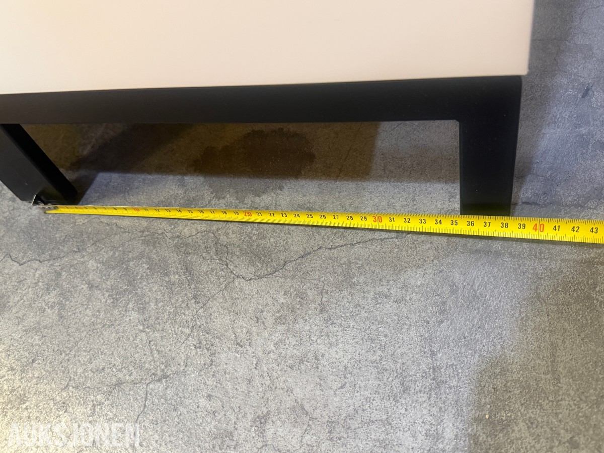 2 stk skjenker / oppbevaringsskap med skyvedører – 160 × 40 × 90 cm