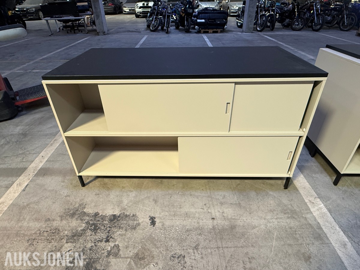 2 stk skjenker / oppbevaringsskap med skyvedører – 160 × 40 × 90 cm