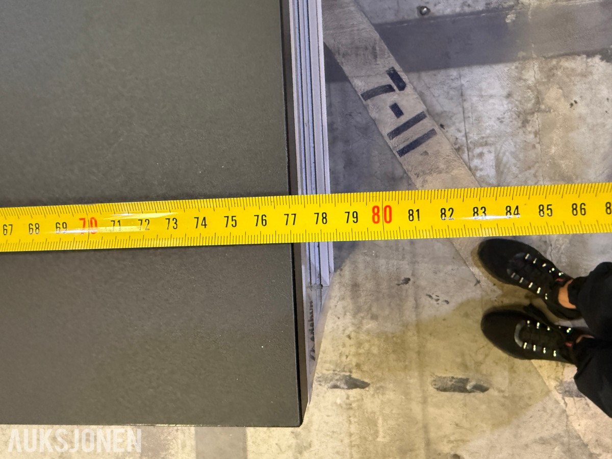2 stk skjenker / oppbevaringsskap med skyvedører – 160 × 40 × 90 cm