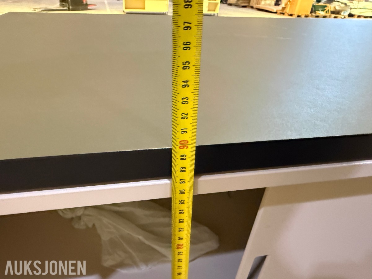 2 stk skjenker / oppbevaringsskap med skyvedører – 160 × 40 × 90 cm