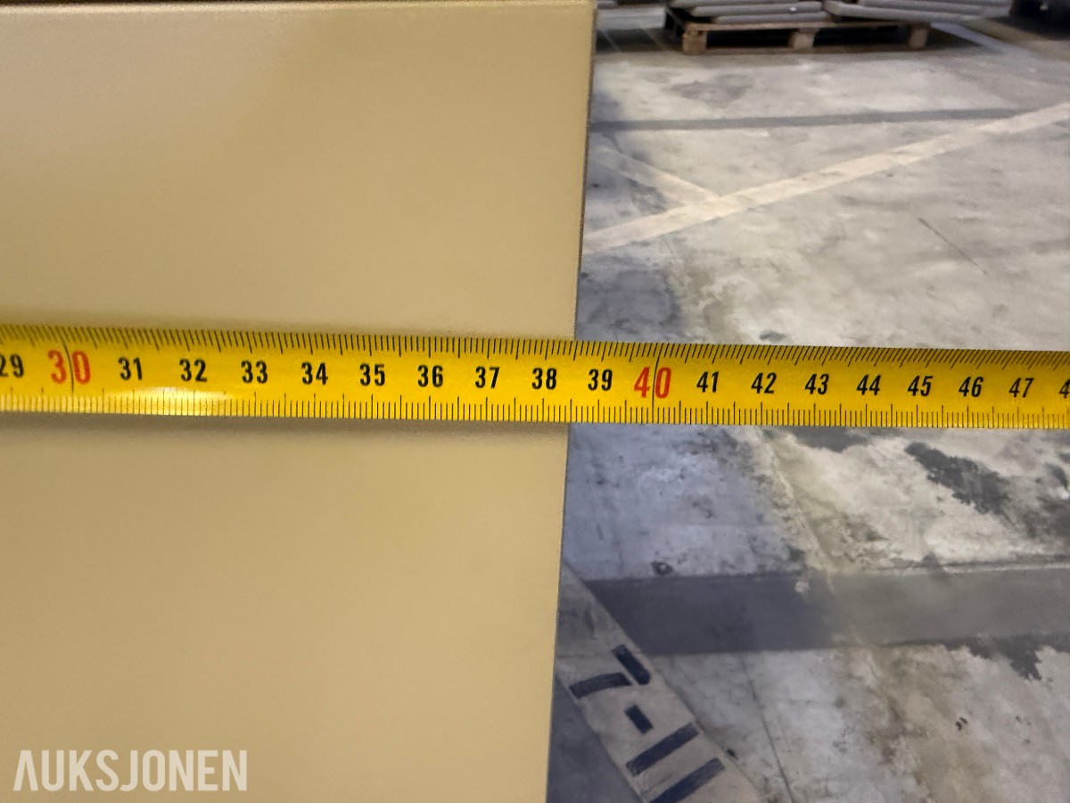 2 stk skjenker / oppbevaringsskap med skyvedører – 160 × 40 × 90 cm