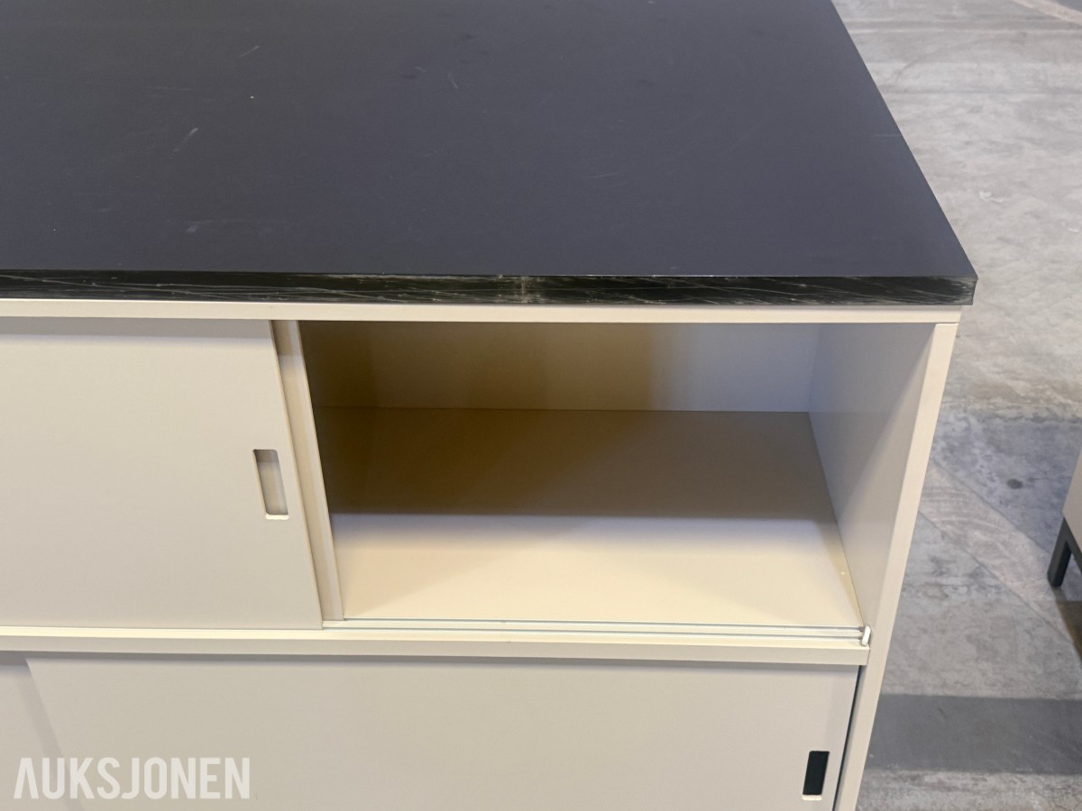 2 stk skjenker / oppbevaringsskap med skyvedører – 160 × 40 × 90 cm