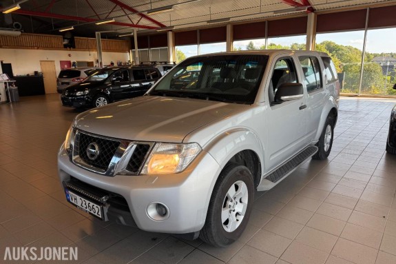 2010 NISSAN PATHFINDER 2.5 DCI 190 HK 4X4 – TREKKER 3.000 KG – EU-GODKJENT TIL 2028