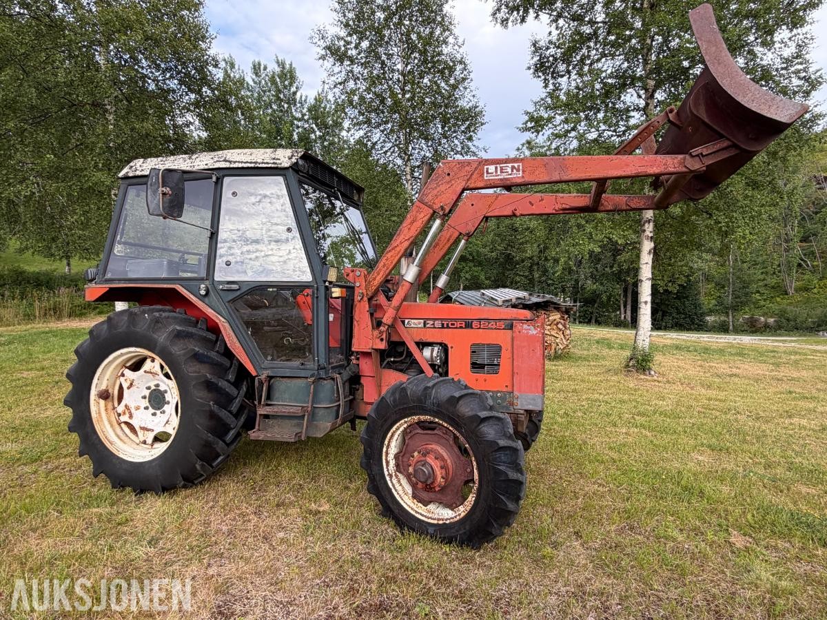 1985 Zetor 6245 4x4 med frontlaster