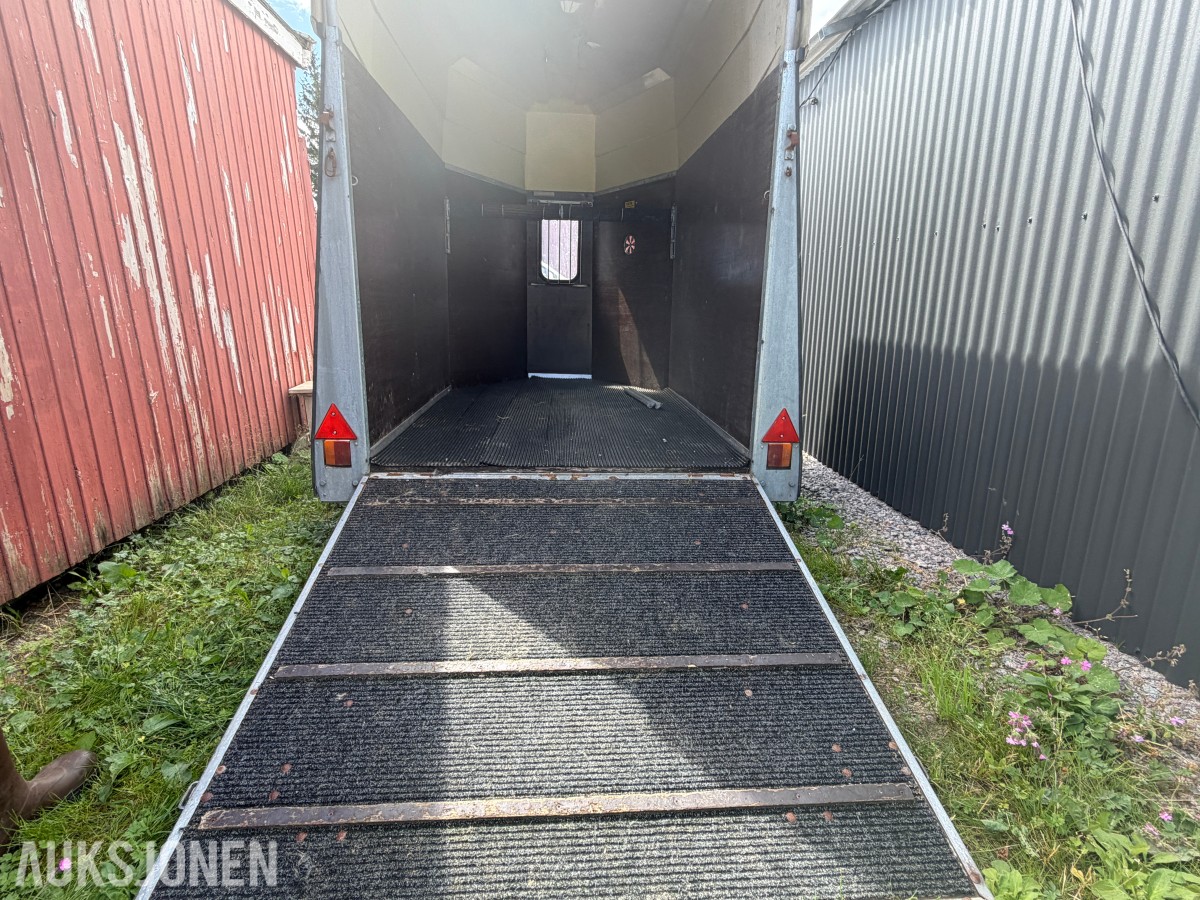 2001 GAUPEN HESTEHENGER / DYRETRANSPORT – 1 995 KG – TANDEM – SKILLEVEGG