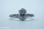  2,01 Carat Oval Diamantring (D / VVS2) & Sidesteiner – IGI-Sertifisert