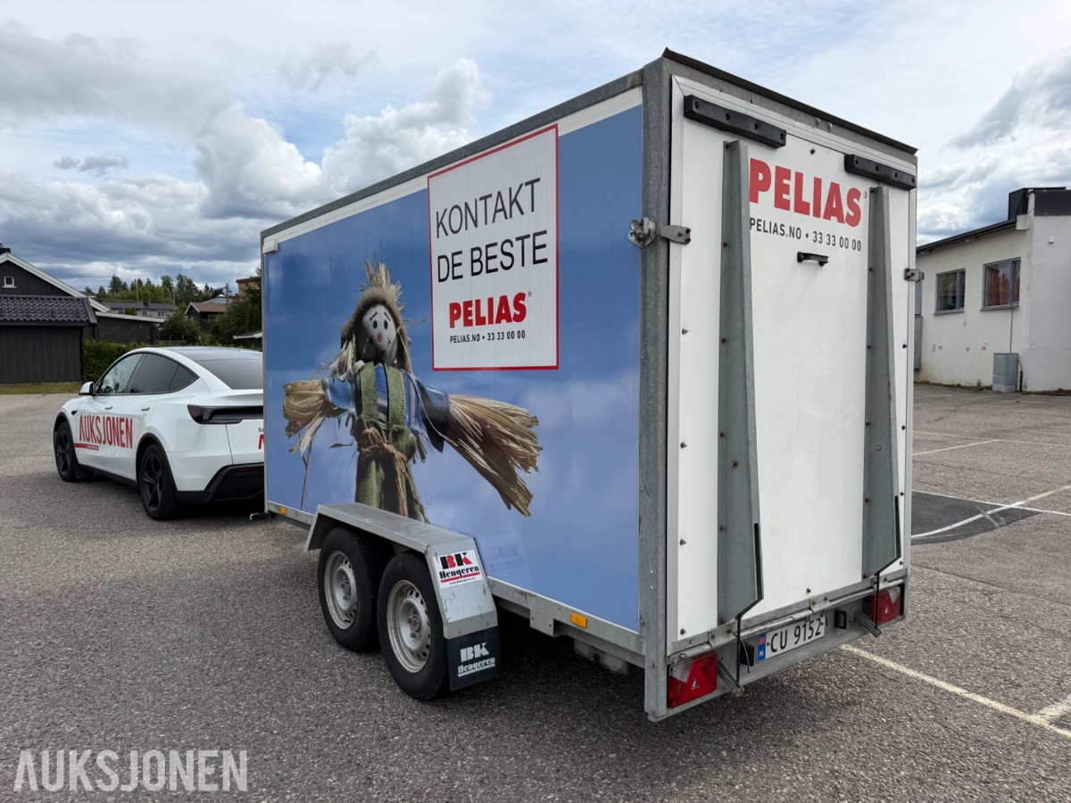 BK Hengeren Plc 2736B Skap m/Dr. Schulze DBF‑380 slissemaskin