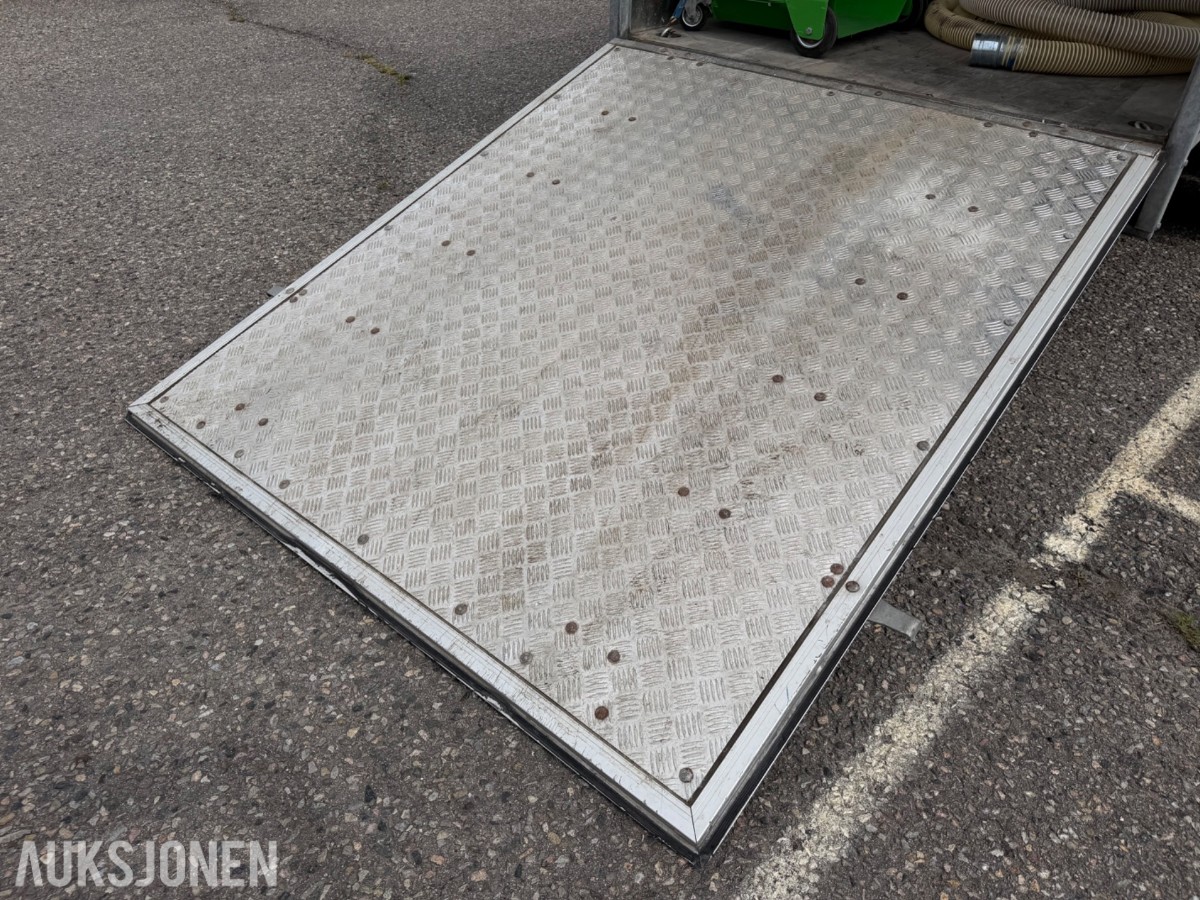 BK Hengeren Plc 2736B Skap m/Dr. Schulze DBF‑380 slissemaskin