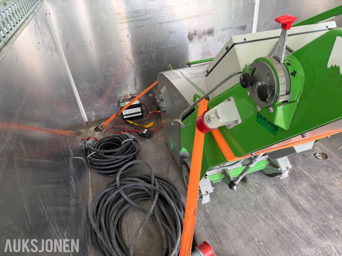 BK Hengeren Plc 2736B Skap m/Dr. Schulze DBF‑380 slissemaskin