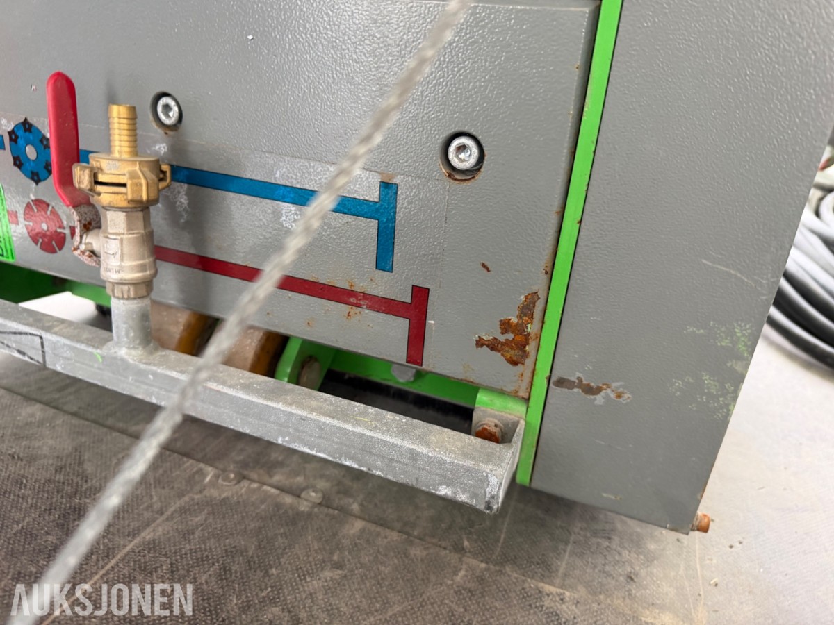 BK Hengeren Plc 2736B Skap m/Dr. Schulze DBF‑380 slissemaskin