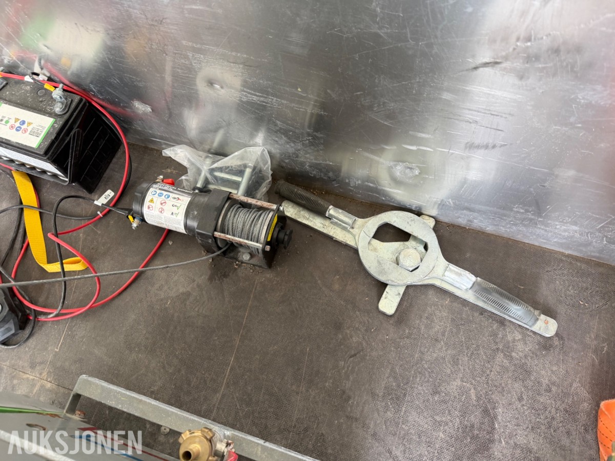 BK Hengeren Plc 2736B Skap m/Dr. Schulze DBF‑380 slissemaskin
