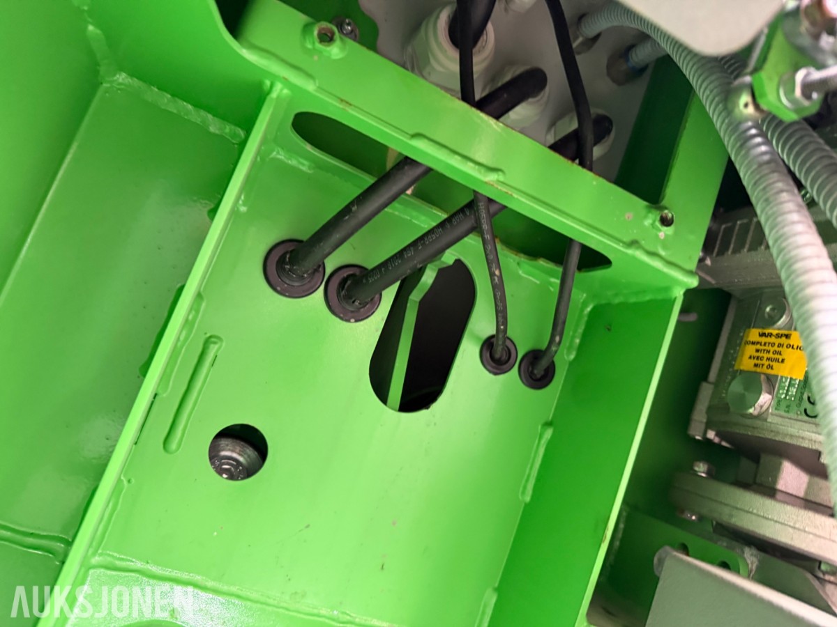 BK Hengeren Plc 2736B Skap m/Dr. Schulze DBF‑380 slissemaskin