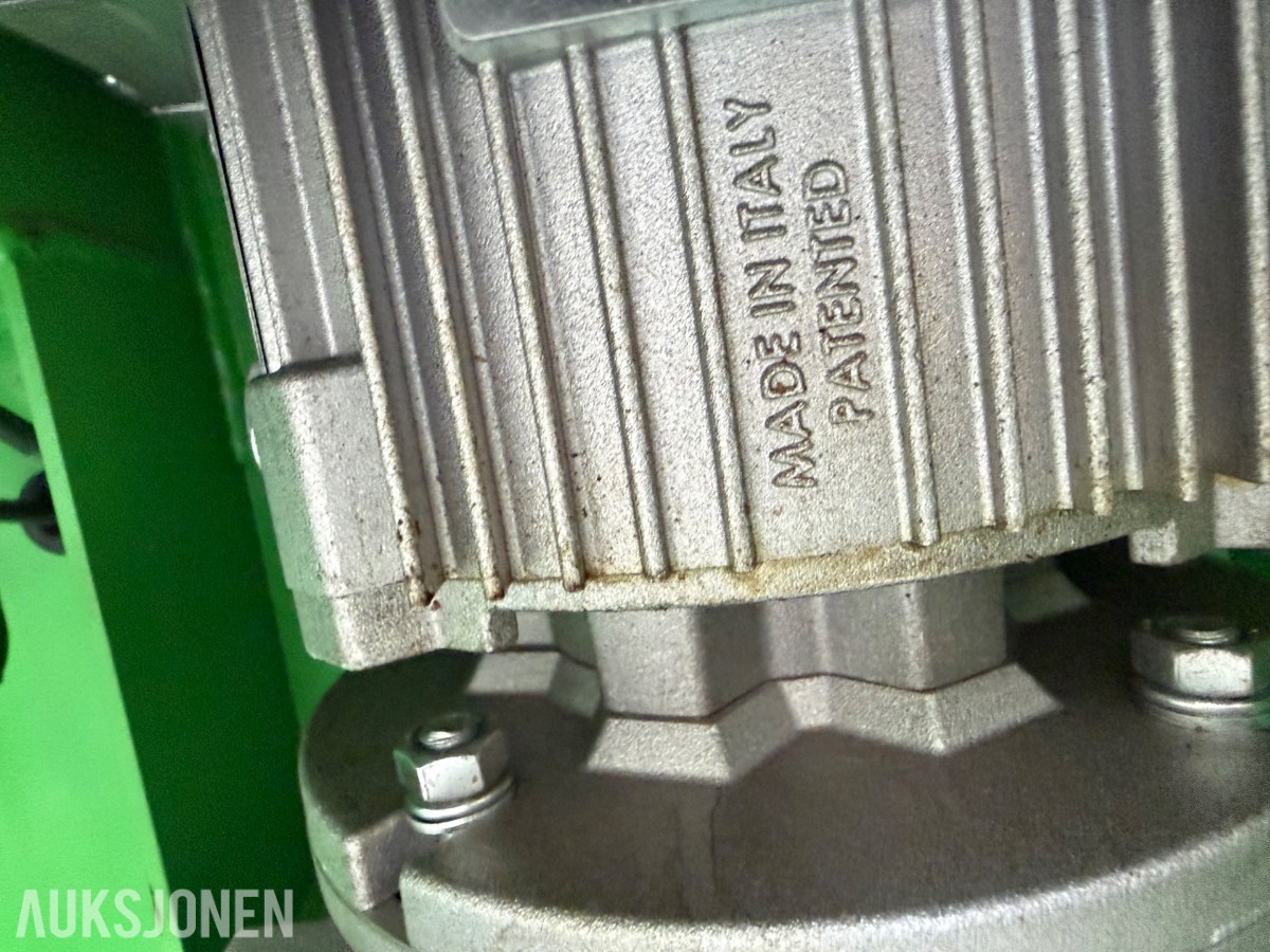 BK Hengeren Plc 2736B Skap m/Dr. Schulze DBF‑380 slissemaskin