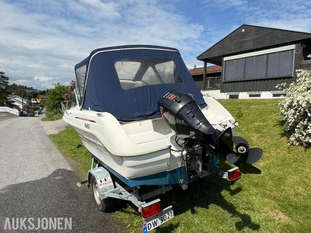 2001 Skibsplast 555HT med Suzuki 70hk og registrert båthenger