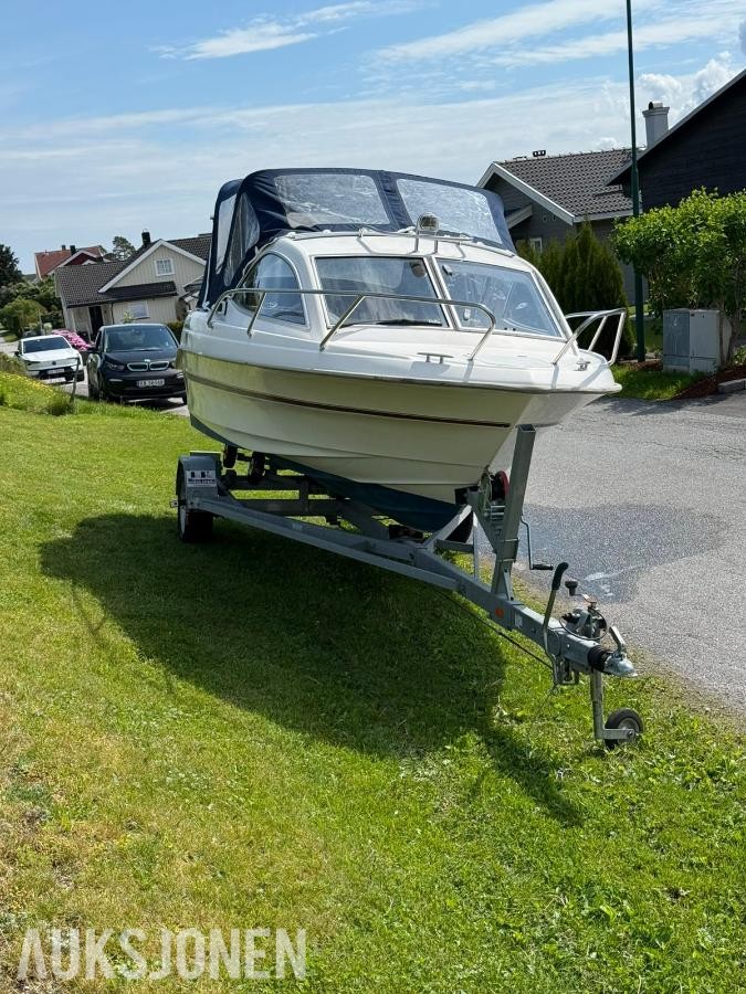2001 Skibsplast 555HT med Suzuki 70hk og registrert båthenger