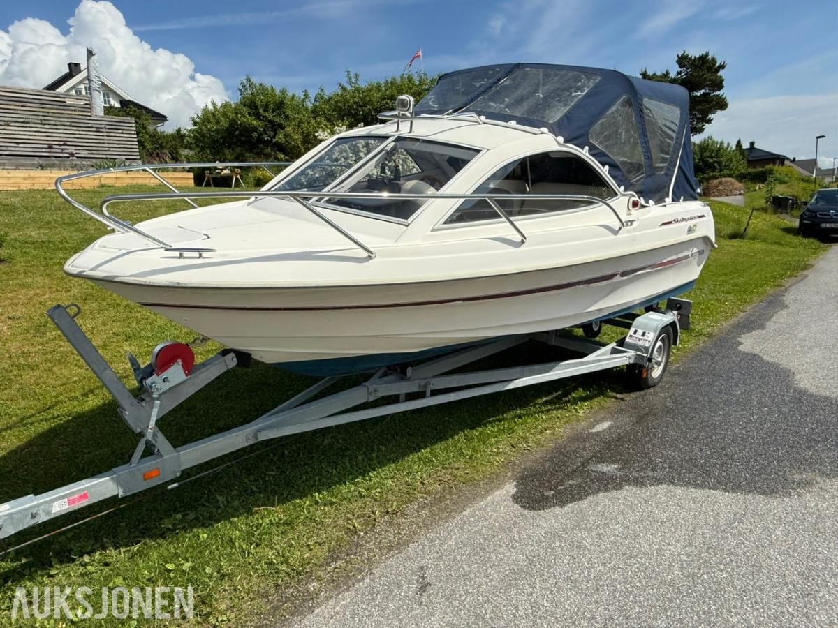 2001 Skibsplast 555HT med Suzuki 70hk og registrert båthenger