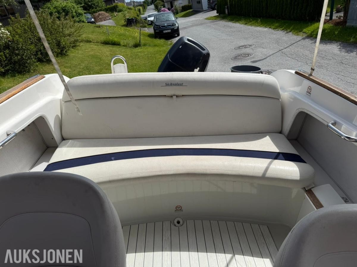 2001 Skibsplast 555HT med Suzuki 70hk og registrert båthenger