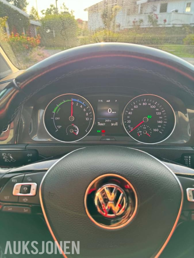 2019 Volkswagen E-Golf 136hk automat 103000km EU OK 07.2028