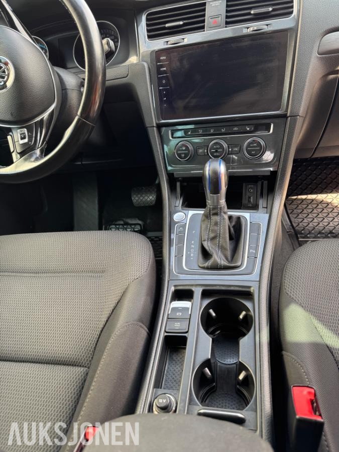 2019 Volkswagen E-Golf 136hk automat 103000km EU OK 07.2028