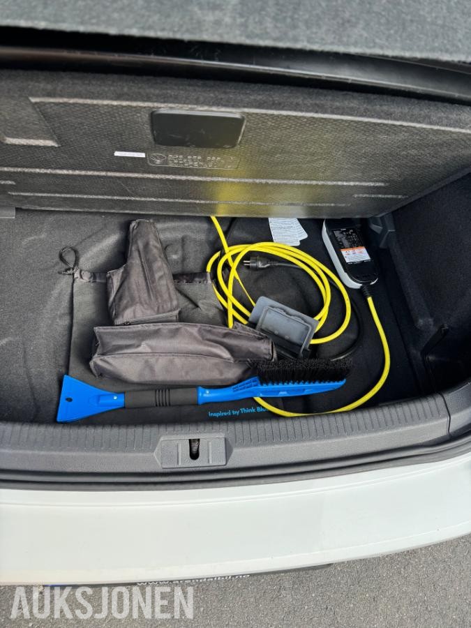 2019 Volkswagen E-Golf 136hk automat 103000km EU OK 07.2028