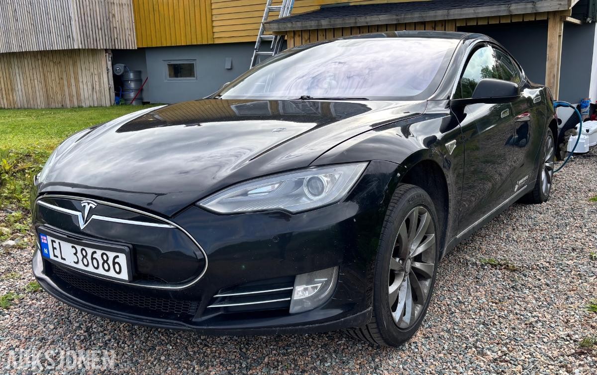 2014 Tesla Model S 311000 km, Eu godkjent til 09.06.2028