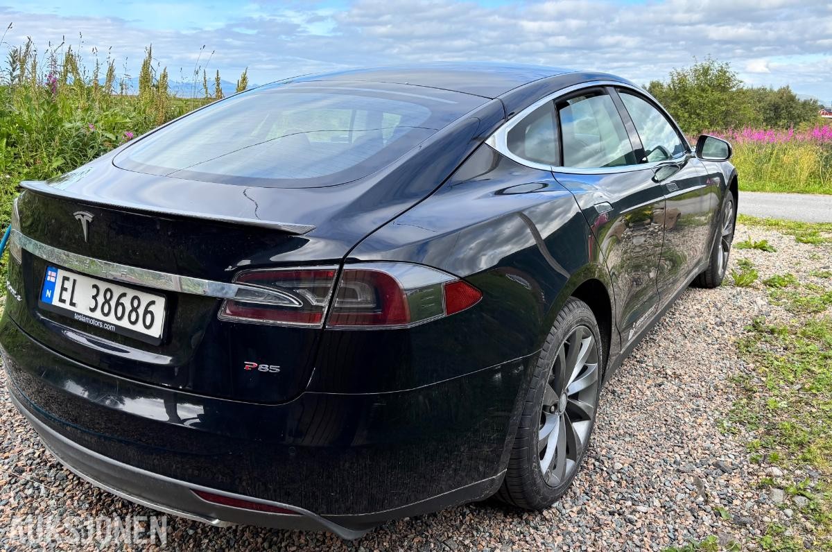 2014 Tesla Model S 311000 km, Eu godkjent til 09.06.2028
