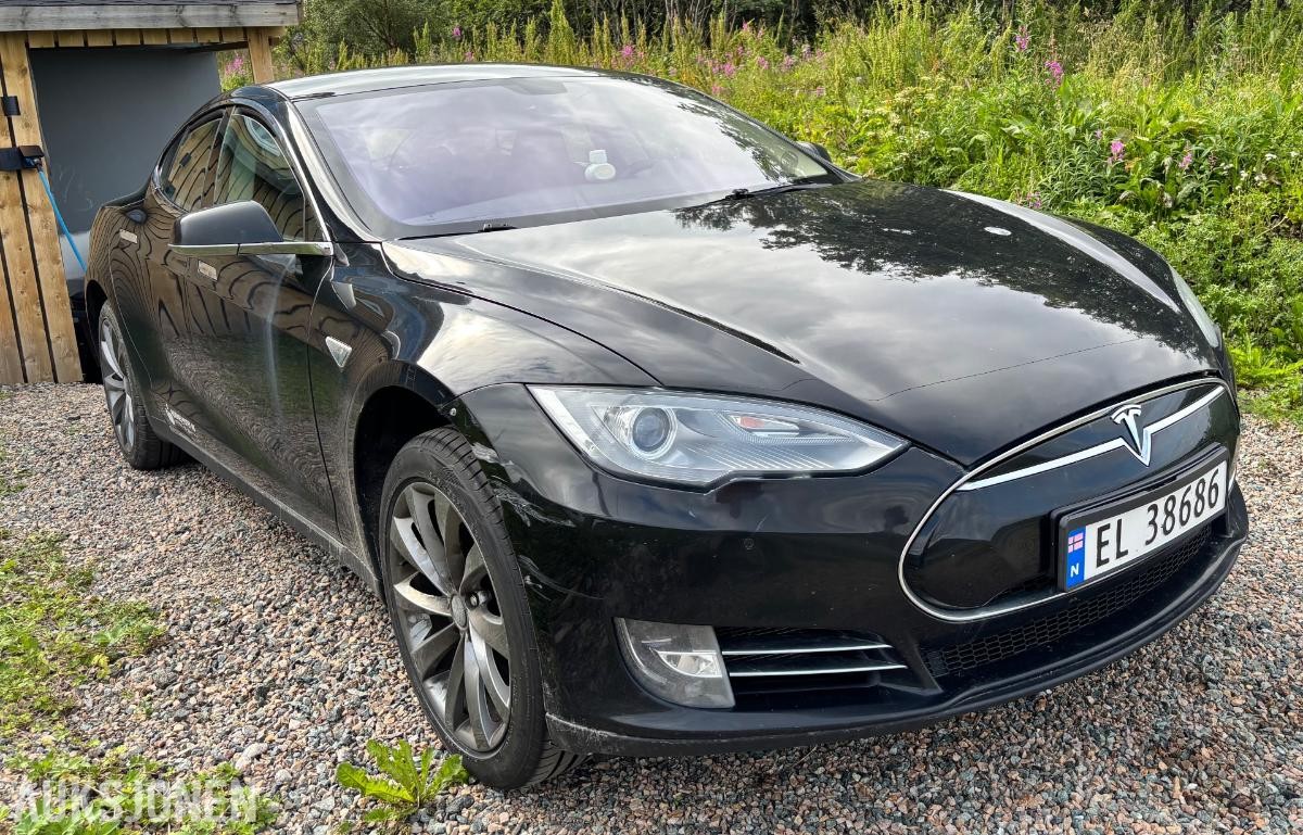 2014 Tesla Model S 311000 km, Eu godkjent til 09.06.2028