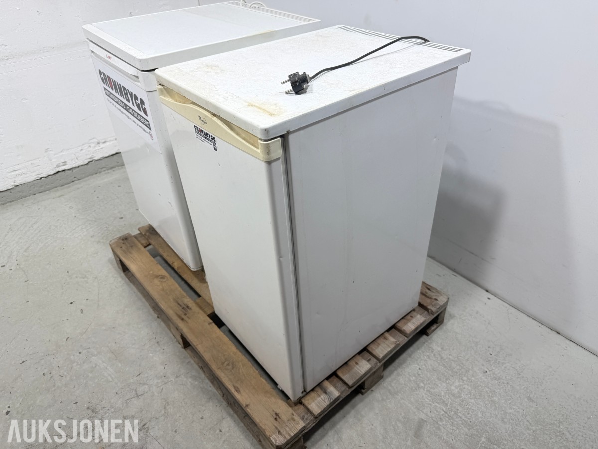 Bosch KTR15V20/01 og Whirlpool ARC 0060 underbenk kjøleskap